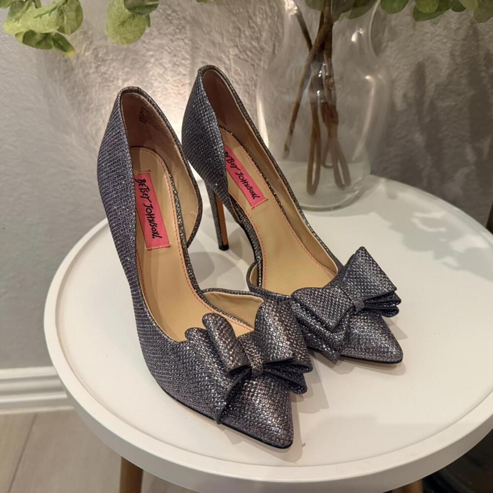 Betsey Johnson Prince D'Orsay Glitter Bow Stiletto Silver Women's 6 Excellent - Picture 2 of 6